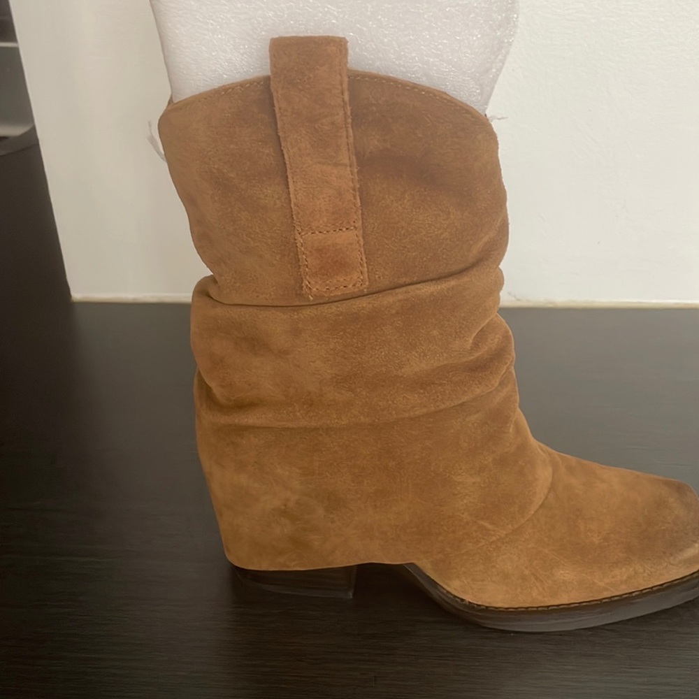 Selling brand new Steve Madden